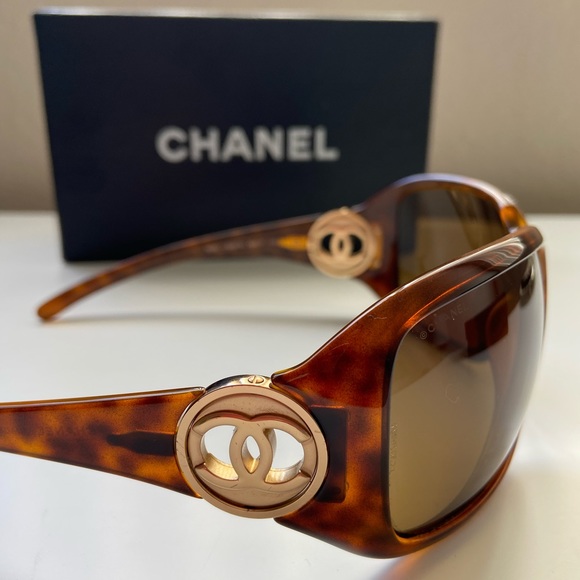 Chanel sunglasses tortoise and gold, 6023 - Picture 7 of 10